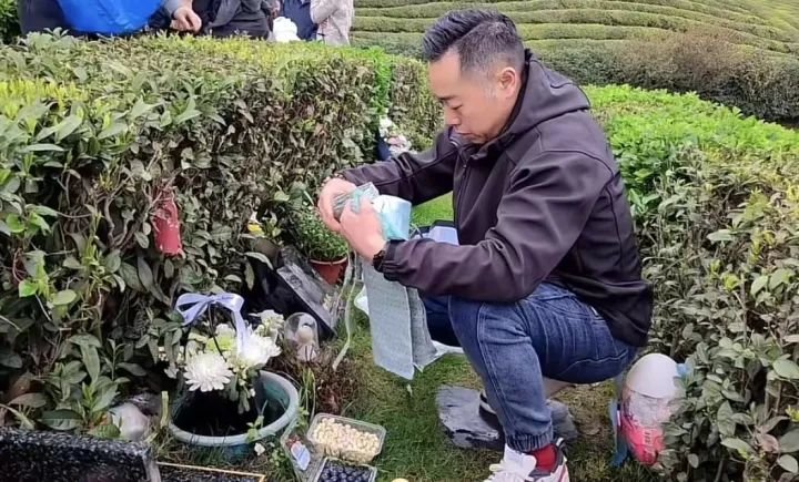 清明节祭拜 受访者供图
