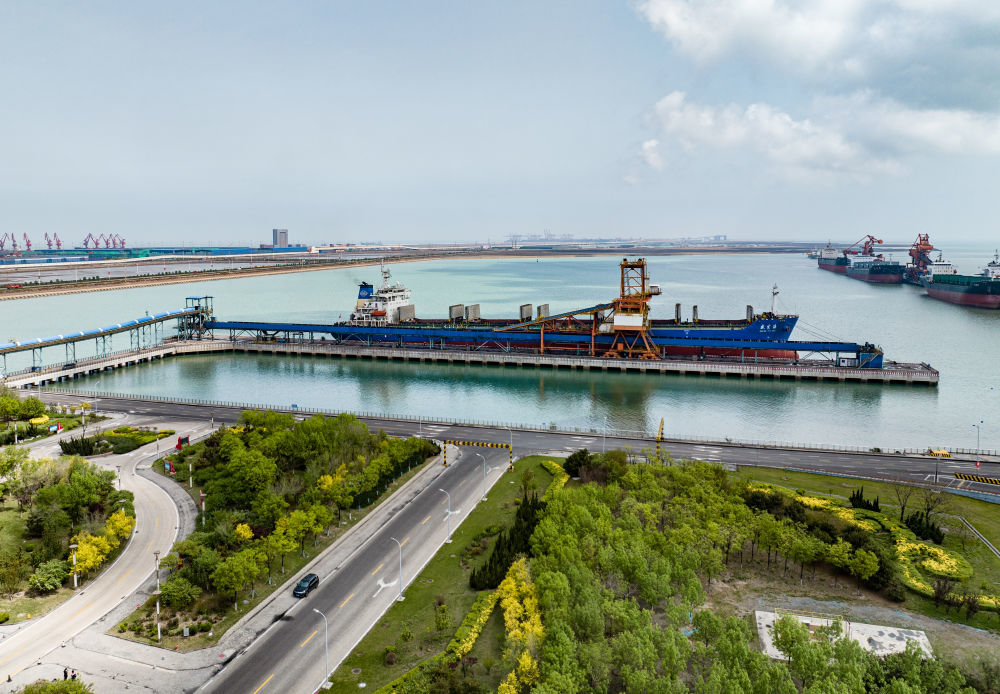 這是4月28日拍攝的國能黃驊港四期碼頭。劉建玲 攝