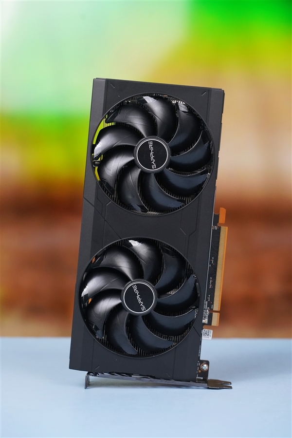中国特供!蓝宝石AMD RX 6750 GRE 10GB白金版图赏