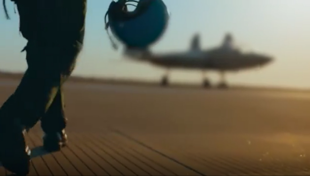 海军招飞宣传片中的隐形舰载机