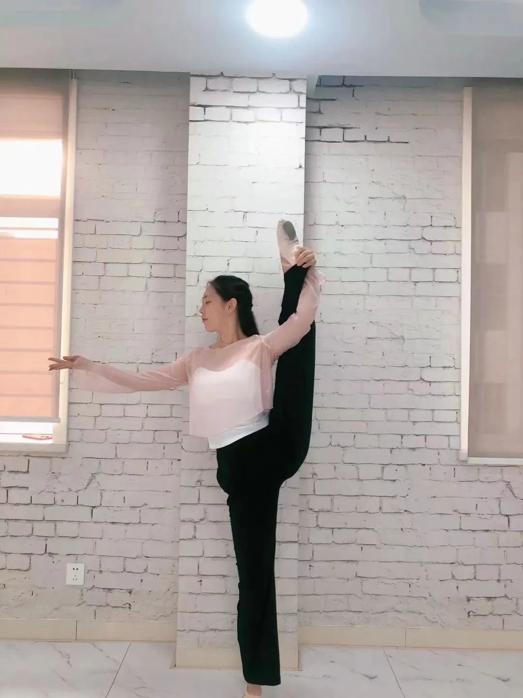 罗子璇在舞蹈室练舞。受访者供图