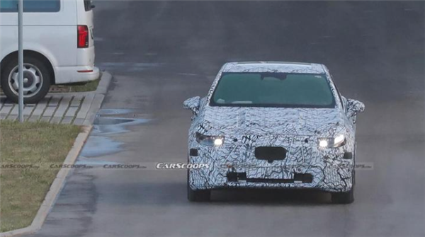 15分钟可充400公里 支持800V超充:奔驰C级纯电版曝光