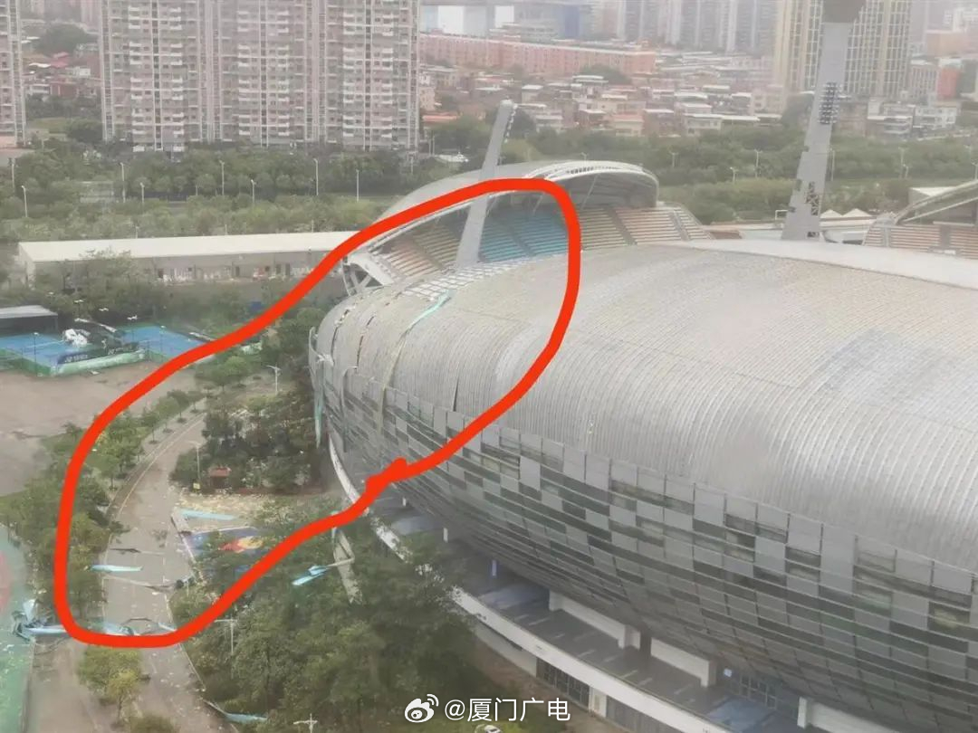 泉州官方辟谣海峡体育中心被“吹倒”