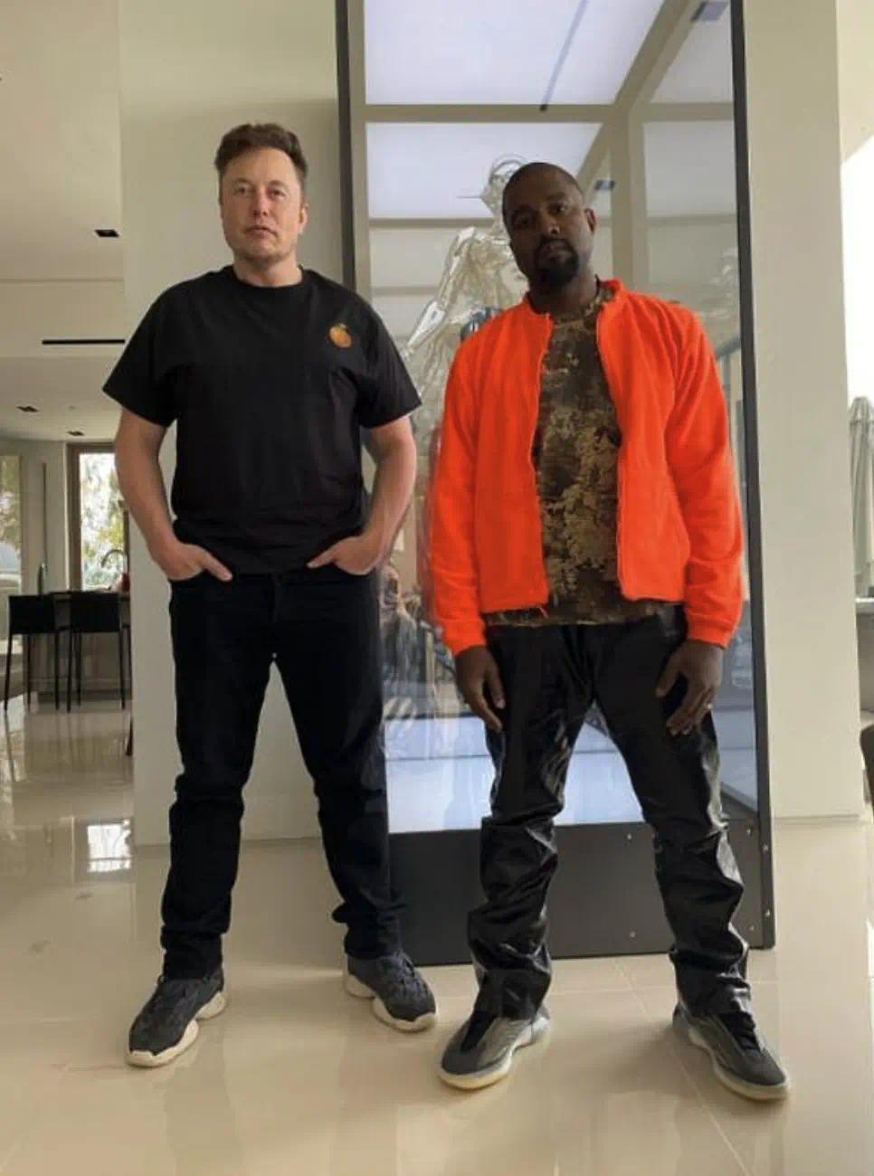 马斯克与韦斯特的合影