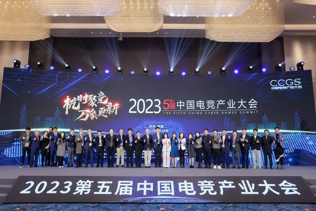 体育营销Top10特步助力何杰、杨绍辉打破国家纪录TCL赞助西班牙男足(图7)
