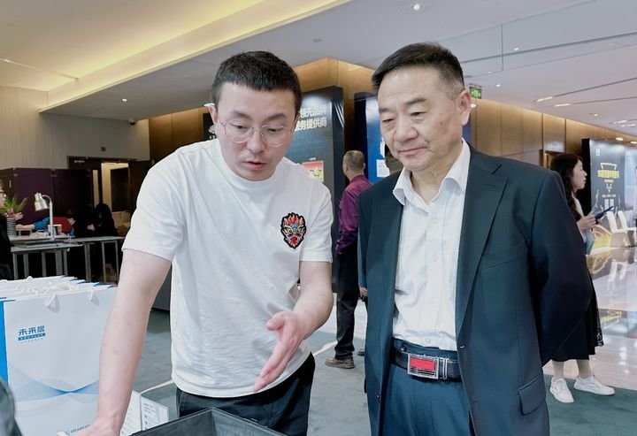 未来居CEO李维刚受邀参加天津文旅大会圆桌论坛 与迈点网达成战略合作_凤凰网科技_凤凰网