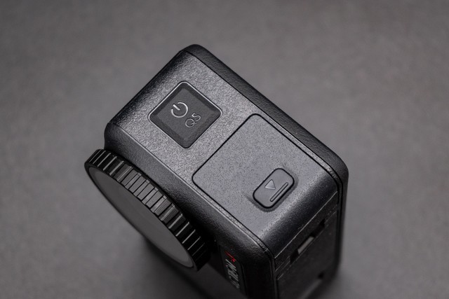 大疆Osmo Action 4运动相机评测:1/1.3英寸+18米裸机防水+耐低温长续航电池