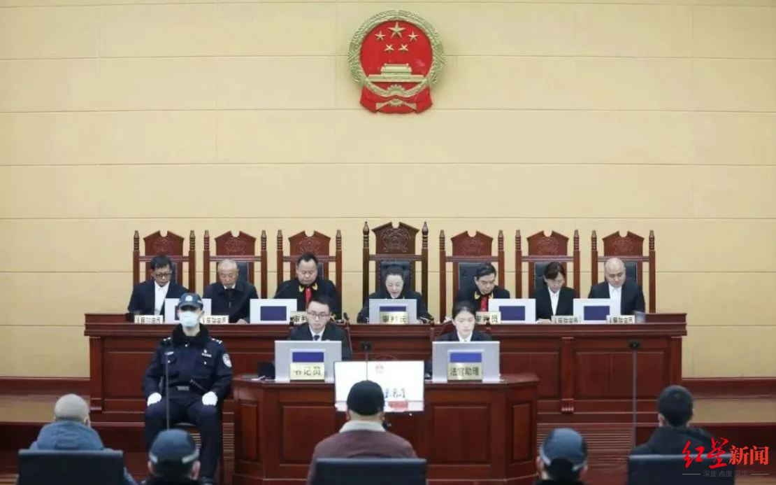↑庭审现场