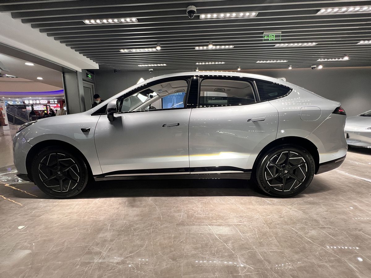 21.39万起,支持换电,Model Y+鸥翼门=TA,昊铂HT到店实拍