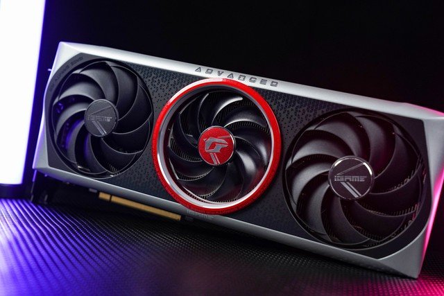 iGame RTX 4070 Ti ADOC首测 价格砍半的3090Ti你买吗?