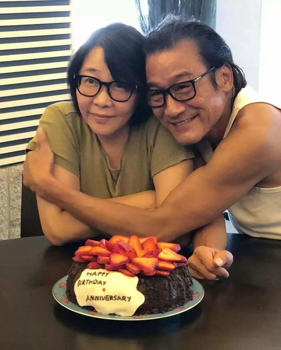 梁家辉与妻子江嘉年