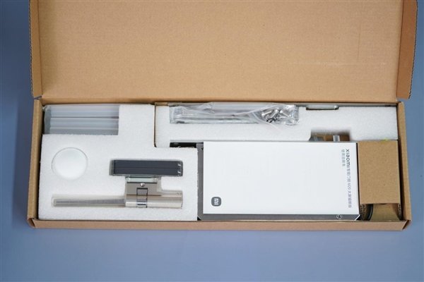 可视屏+猫眼配齐!小米智能门锁M20大屏猫眼版图赏