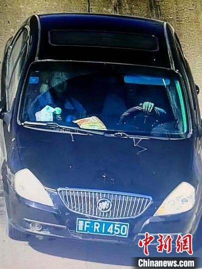 犯罪嫌疑人逃跑时驾驶黑色别克轿车(晋FR1450)。 警方供图