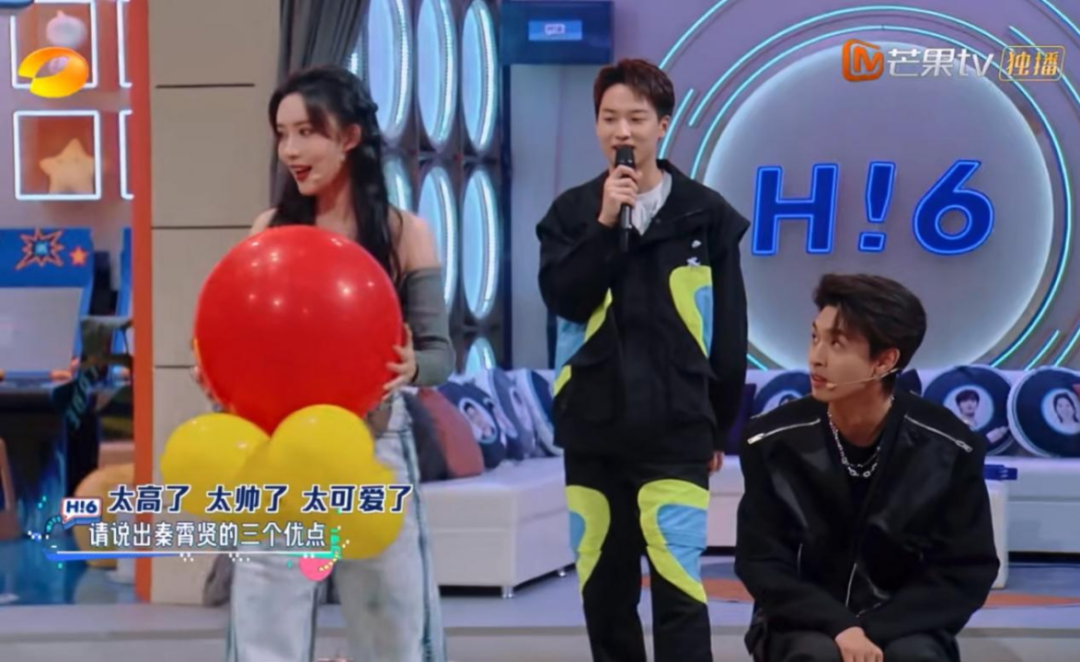 谁懂,他俩一直偷摸手拉手诶 谁懂,他俩一直偷摸手拉手诶