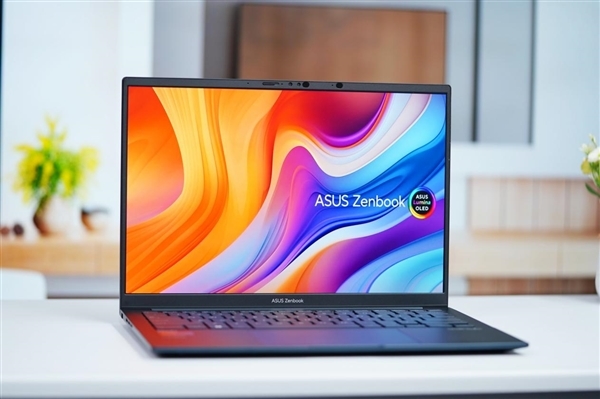 首台酷睿Ultra笔记本!华硕灵耀14 2024 AI超轻薄本图赏