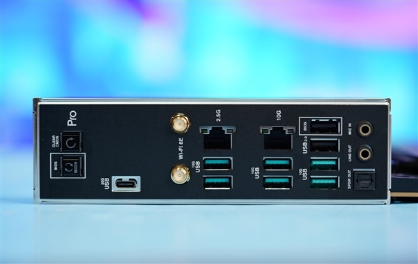 36相极致供电!华硕Pro WS TRX50-SAGE WIFI主板图赏