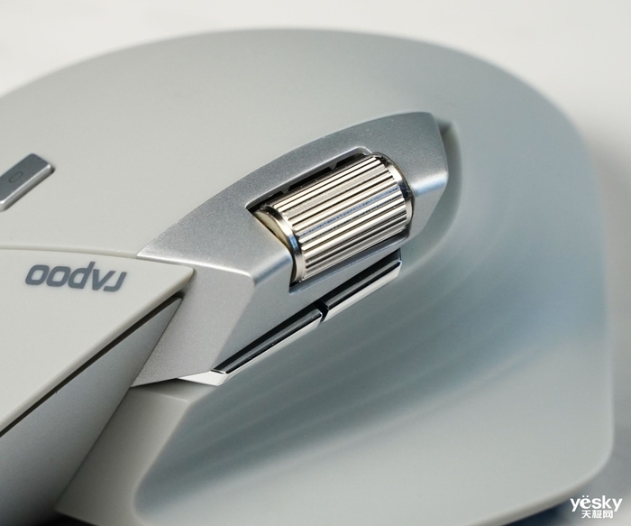 M+无线跨屏技术 霍尔磁感应侧滚轮 雷柏MT760L多模无线鼠标评测