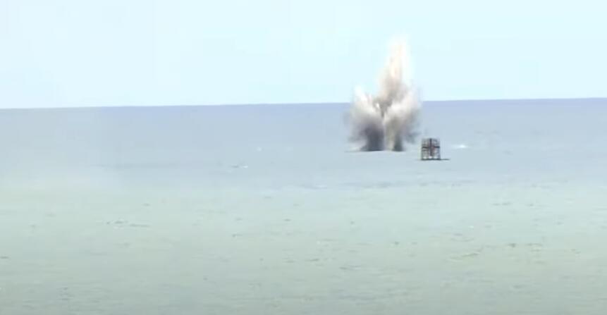 连续三枚“陶”式导弹的脱靶画面 图片来源：台媒视频截图