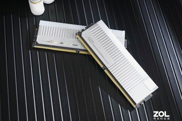 【有料评测】七彩虹CVN银翼DDR5-6000 64GB评测 高容量超频潜力优秀