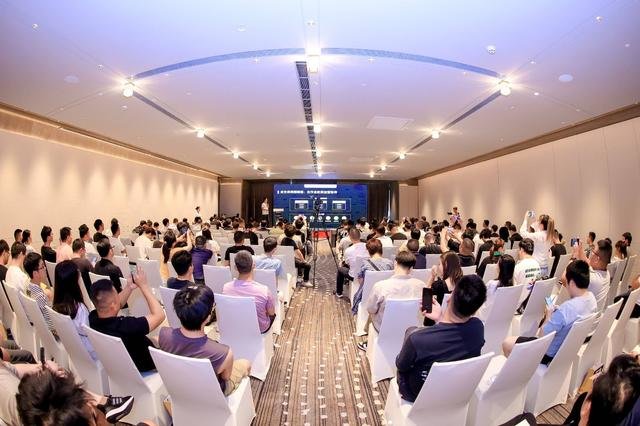 ▲2023美团闪电仓城市峰会-武汉站活动现场 摄影:王宁