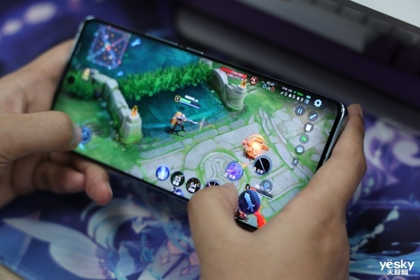 首发天玑9300旗舰芯,vivo X100带来满分旗舰体验