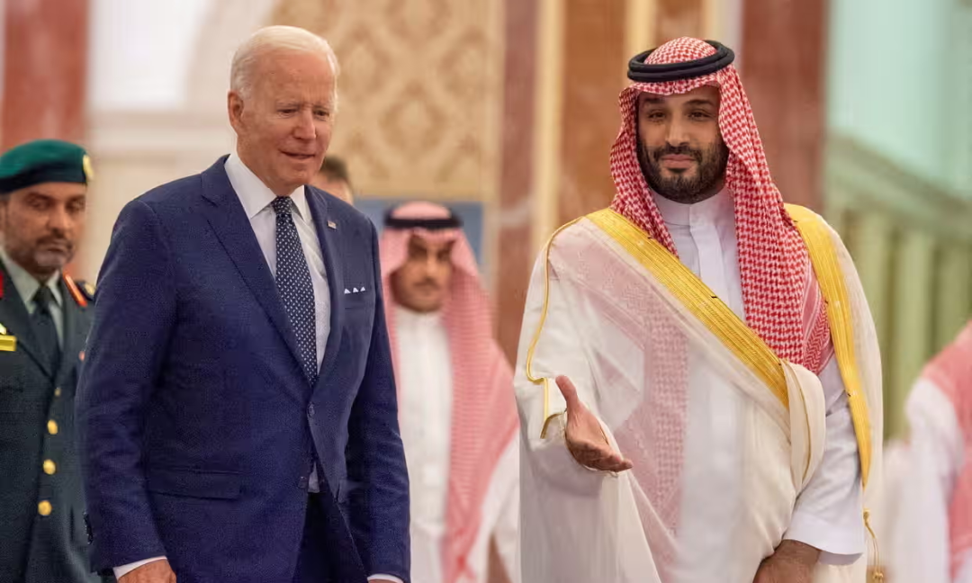 ◆2023年7月15日，美国总统拜登与沙特阿拉伯王储本·萨勒曼举行会谈。