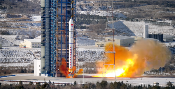 UP主“影视飓风”买了一颗国产卫星 拍摄宇宙360全景视频