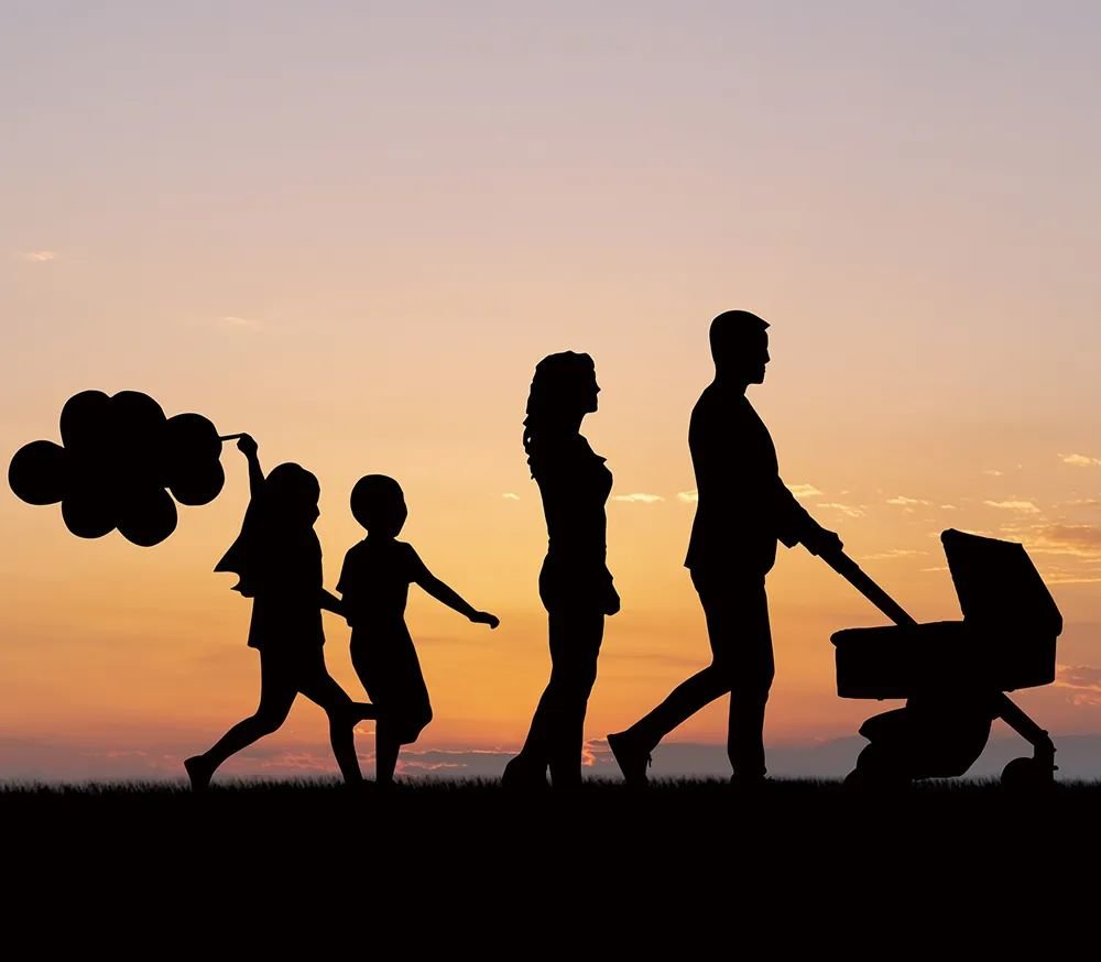 中国近61年首次人口负增长 三孩时代他们为什么还是不愿意生?