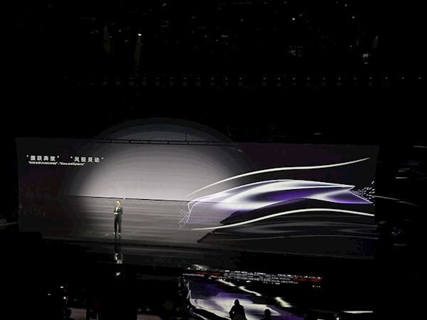 红旗正式发布了新能源品牌:全新LOGO 新车3秒破百