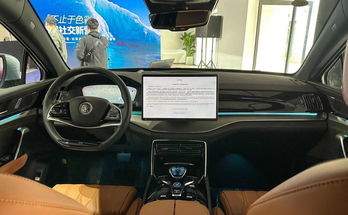 新增冰川蓝车身涂装 比亚迪汉EV/唐DM-i冠军版正式上市