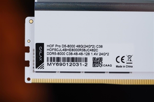 狂飙8000MHz!影驰HOF PRO DDR5-8000 24GB内存图赏