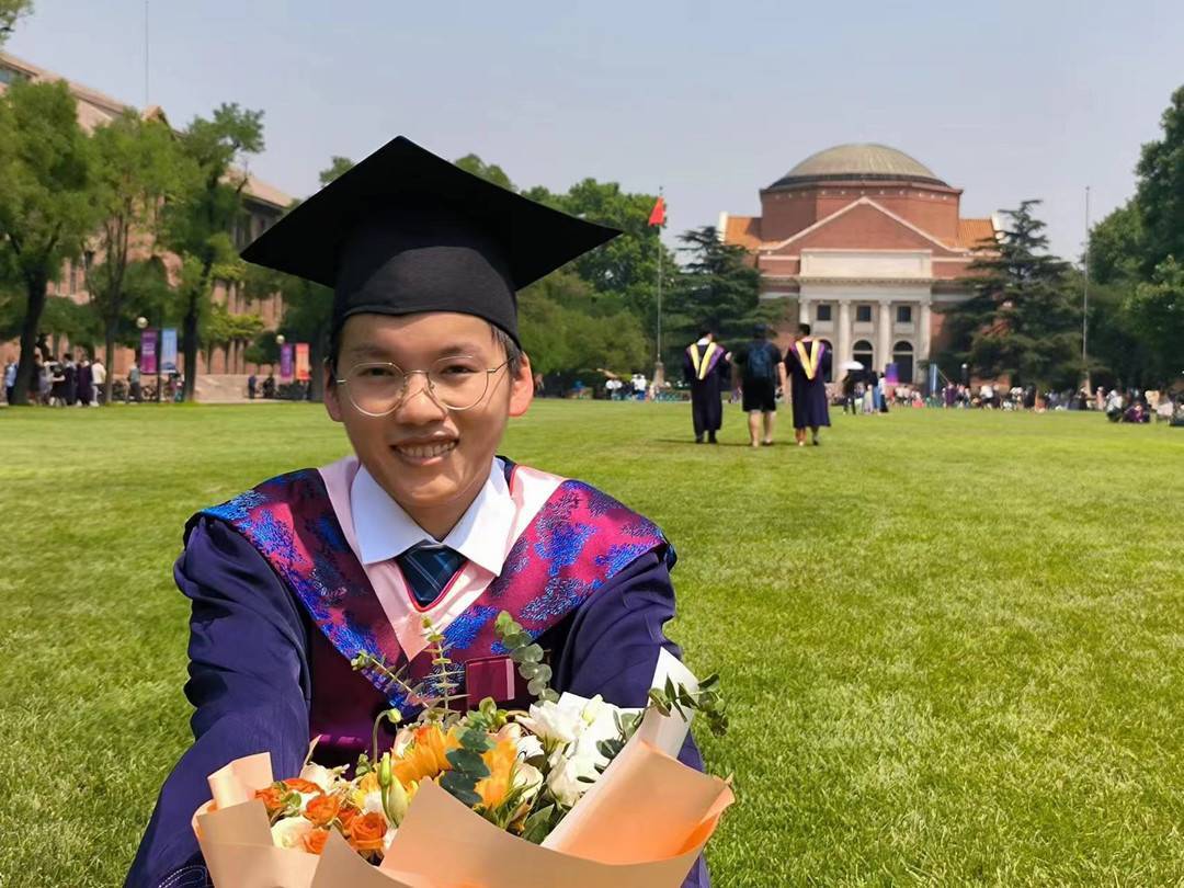 对话“搬砖男孩”林万东:清华毕业之后回到家乡 是我最好的归宿|封面深镜_凤凰网