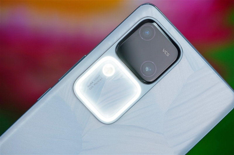 8mm机身下的续航王者!vivo S18评测:5000mAh超薄蓝海电池 轻松用一天半