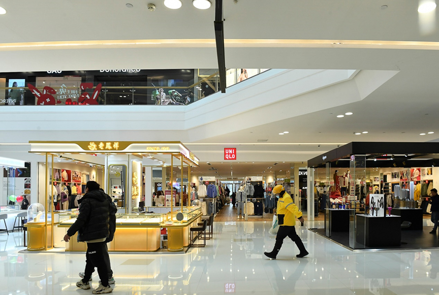 长沙县某商场,城市人标配优衣库开始入驻县城