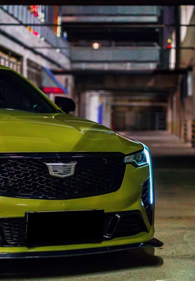 竞技走街范的凯迪拉克ct4颜值跟性能我都有