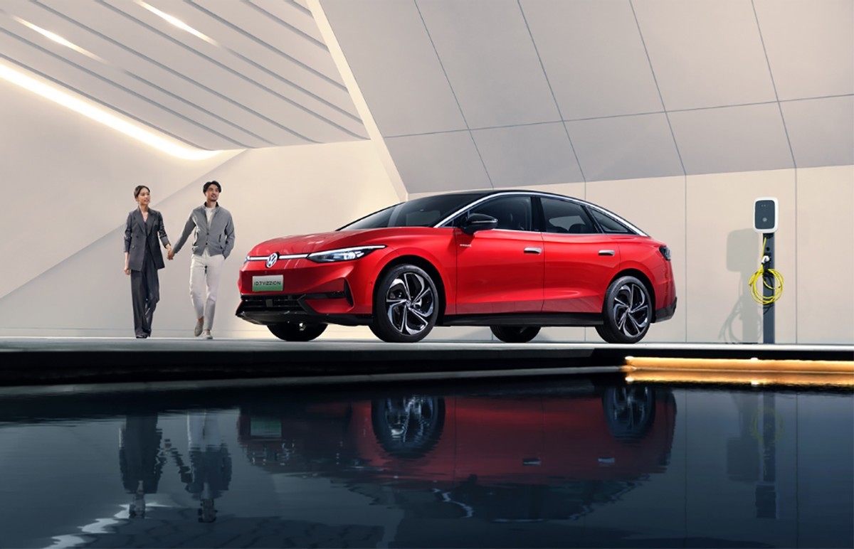 轴距比汉EV长,配置比Model 3高,大众ID.7 VIZZION哪款值得买?