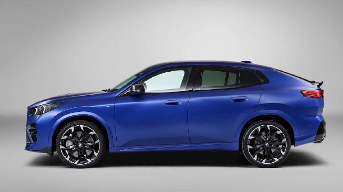 华晨宝马刚宣布停产X2,国外的全新X2发布了,看起来像X6 mini