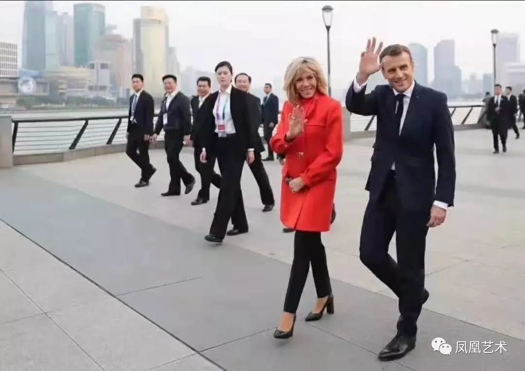 ▲ 法兰西共和国总统埃马纽埃尔·马克龙(Emmanuel Macron)和其夫人在西岸