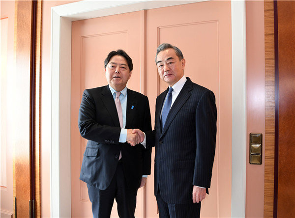 王毅会见日本外相林芳正_凤凰网