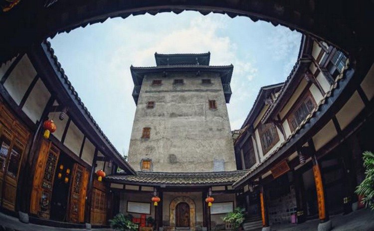 老巴县最重庆丨姚彬在丰盛古镇虚构一场旧时期的爱情