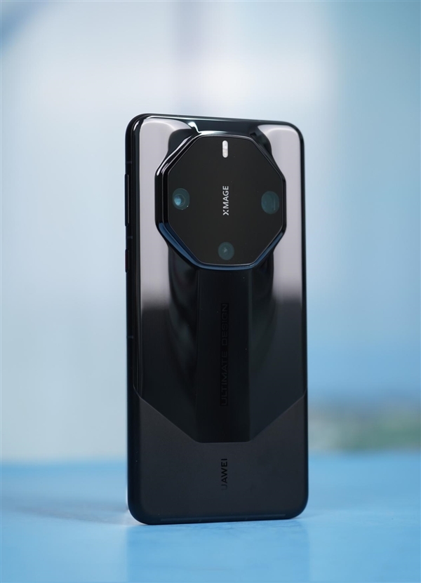 华为最顶级直板旗舰手机!华为Mate 60 RS非凡大师图赏