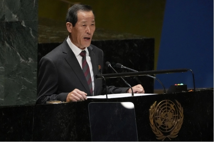 当地时间26日，朝鲜常驻联合国代表金星在第78届联合国大会上发言 图源：外媒