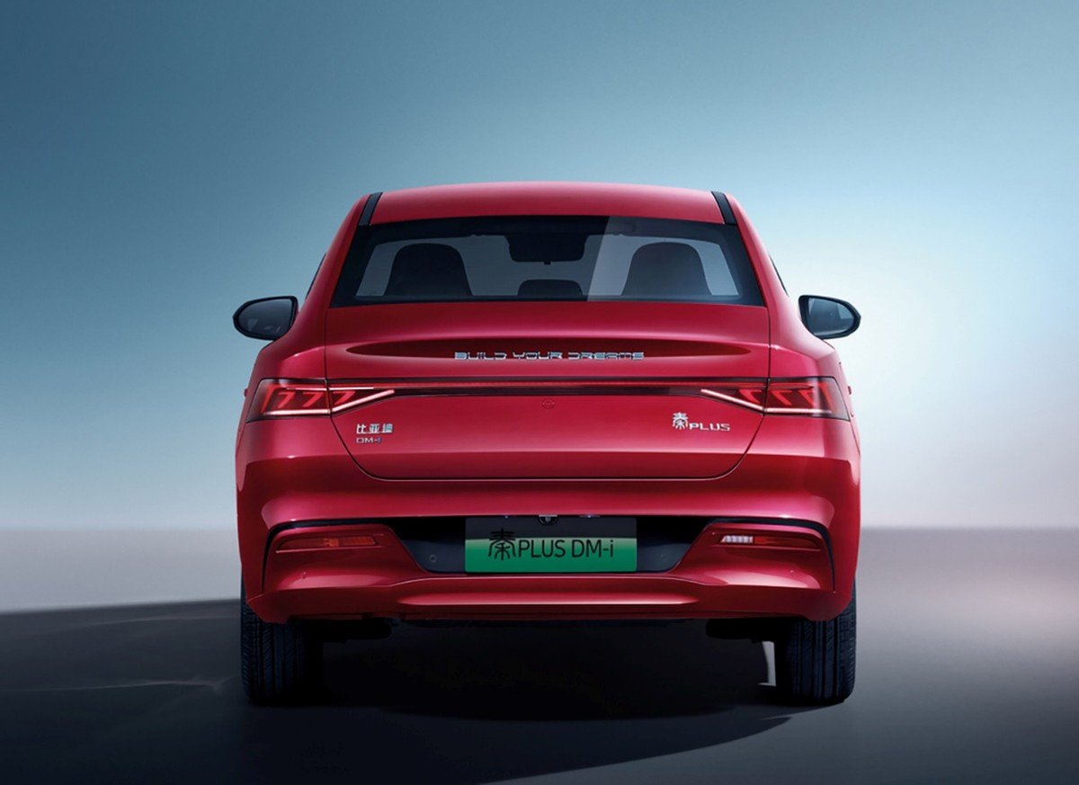 大众终于拿出诚意 直接硬刚比亚迪?朗逸新锐对比秦PLUS DM-i