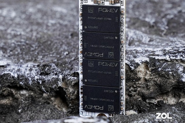 【有料评测】光威弈PCIe4.0 SSD评测 2TB强悍“小金刚”