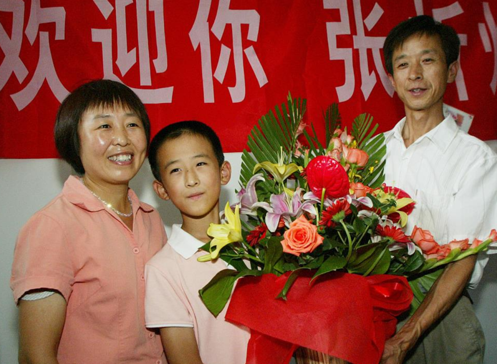 1978年，中科大少年班合影，宁铂（第二排中间）和同学们都笑得很开心
