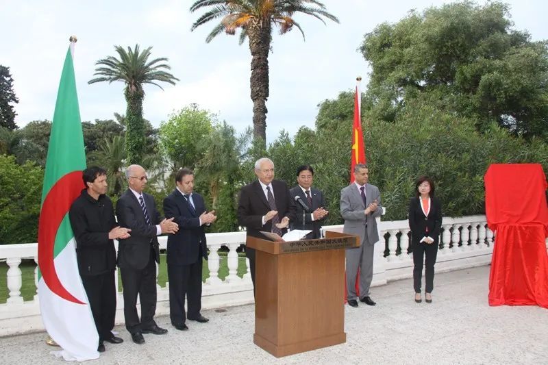 · 2013年，驻阿尔及利亚使馆举行纪念中国向阿尔及利亚和非洲派遣医疗队50周年招待会。