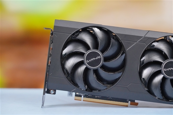 中国特供!蓝宝石AMD RX 6750 GRE 10GB白金版图赏