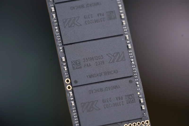 长江存储致态Ti600 2TB SSD首发评测:读取稳超7000MB/s