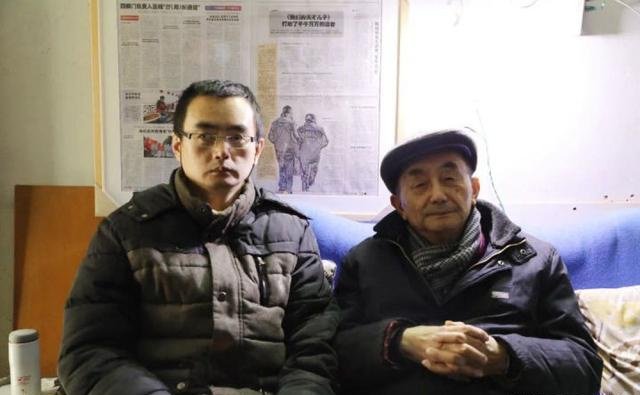 金晓宇和父亲金性勇的合影 天目新闻记者 许伊雯/摄