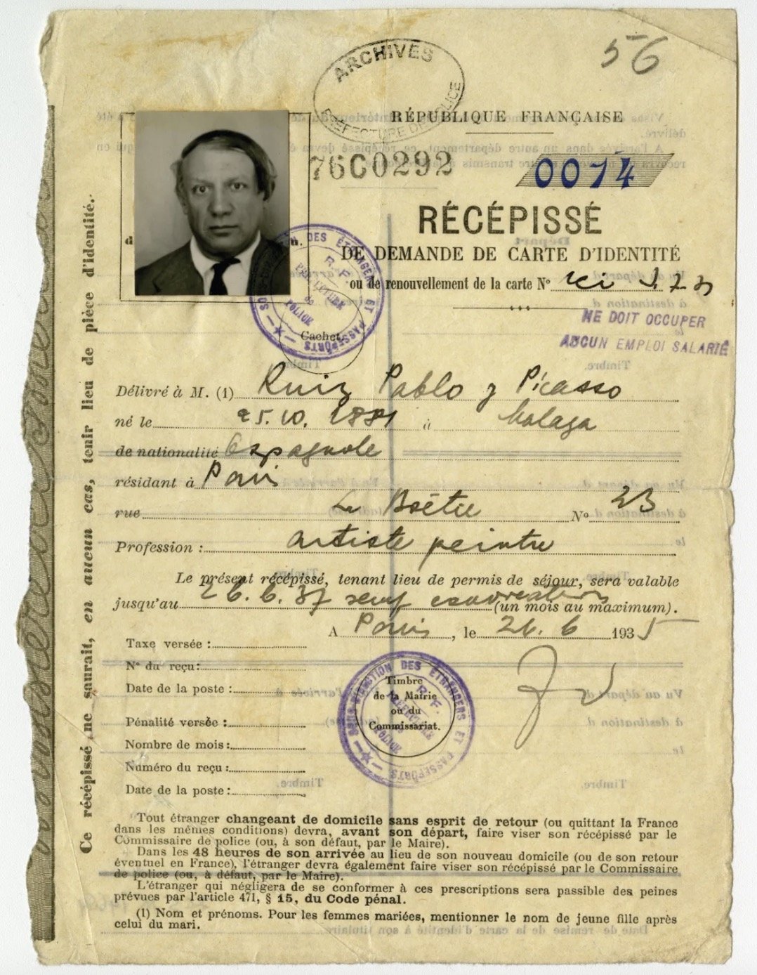 1935年,毕加索在巴黎申请外国人身份证的档案。
